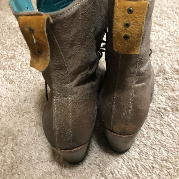 Boots - Picture 5 of 8